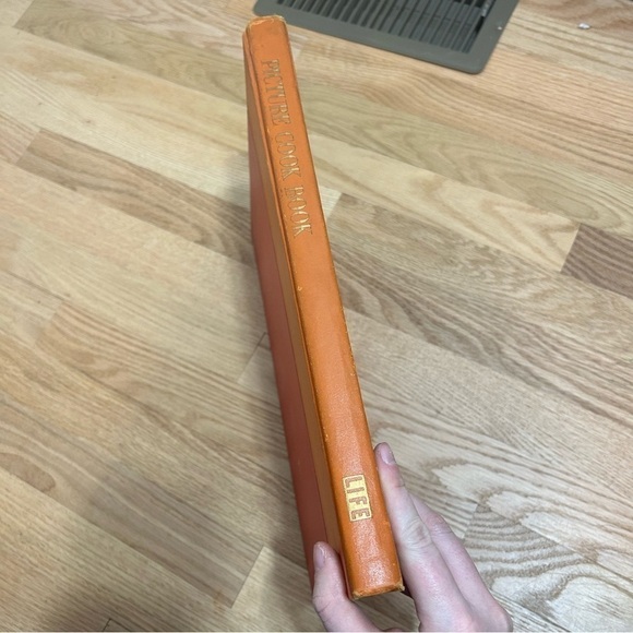 Vintage Life Picture Cook Book Hardcover Red Orange Coffee Table - Picture 5 of 6